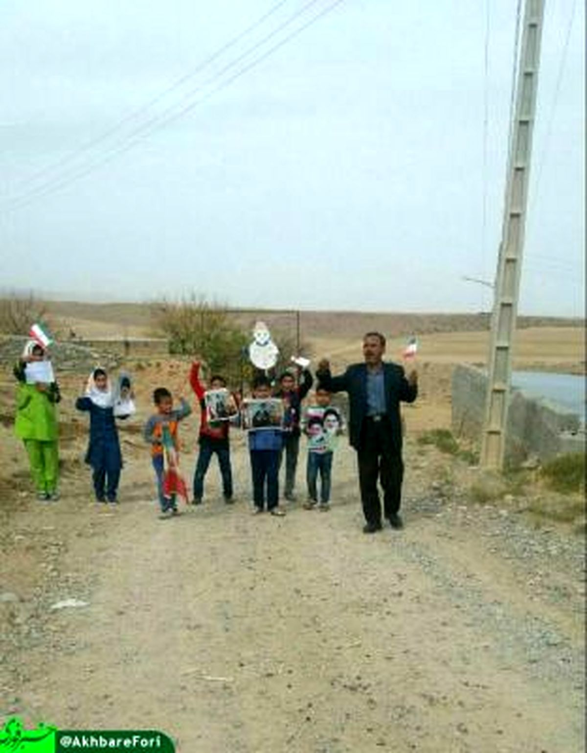 راهپیمایی کوچک و خالصانه دانش آموزان روستای جغال در 13 آبان