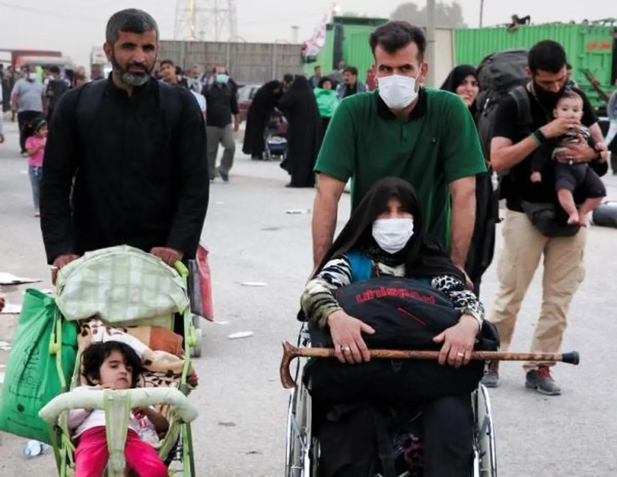 عکس / چهارنسل از عشاق امام حسین(ع) در مسیر پیاده روی اربعین