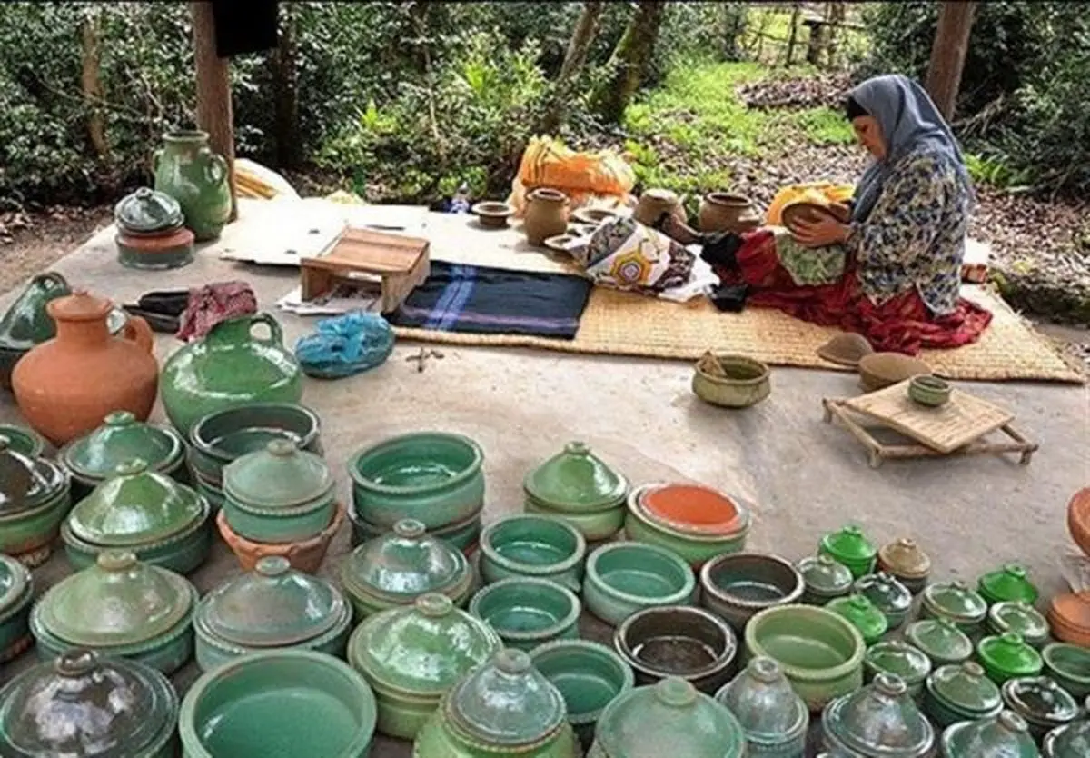 مدارس بلااستفاده در روستاهای گیلان به مراکز خلاق صنایع دستی تبدیل شوند