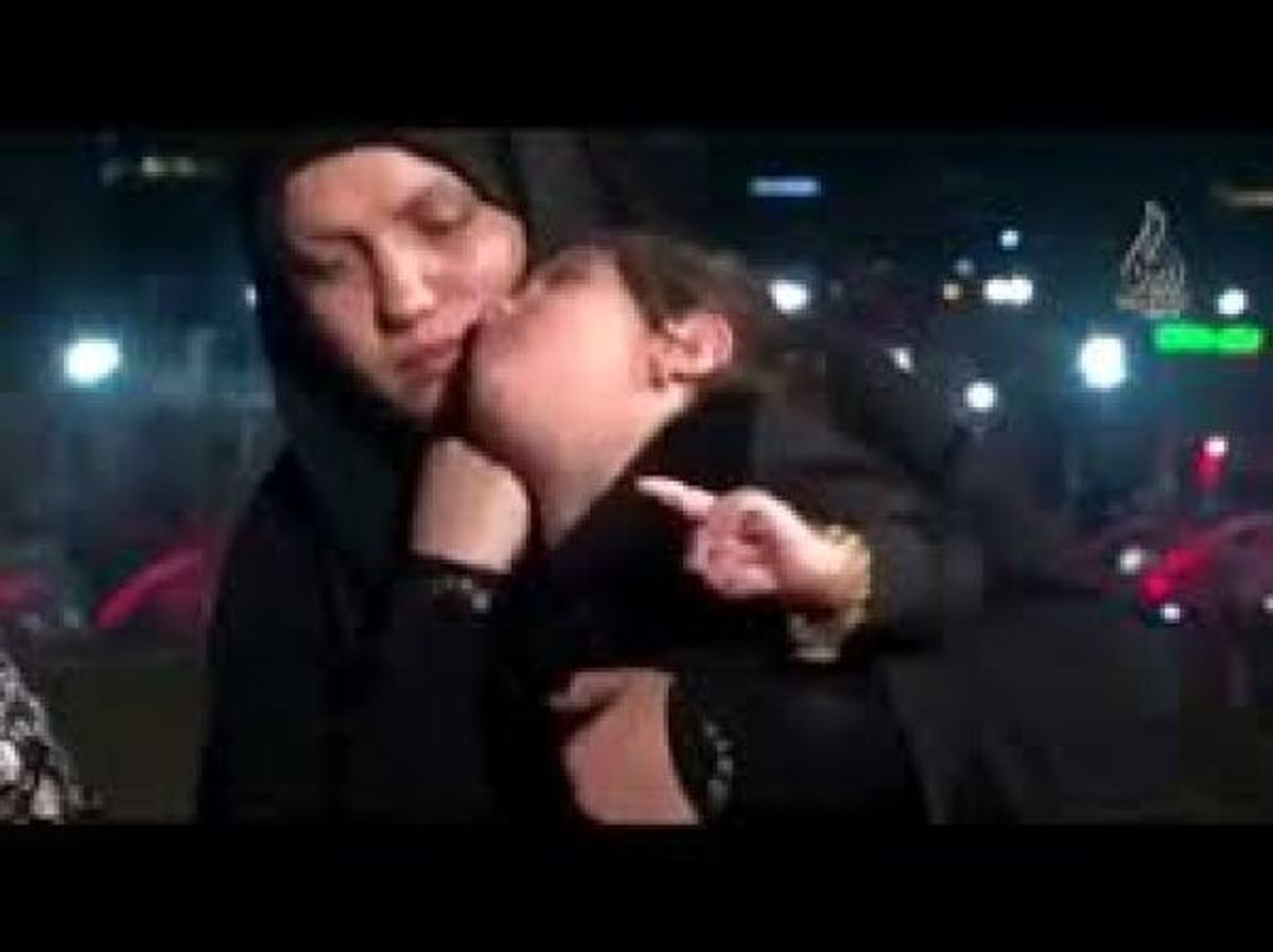 فیلم/ شفا گرفتن دختر بچه در حرم امام حسین علیه السلام