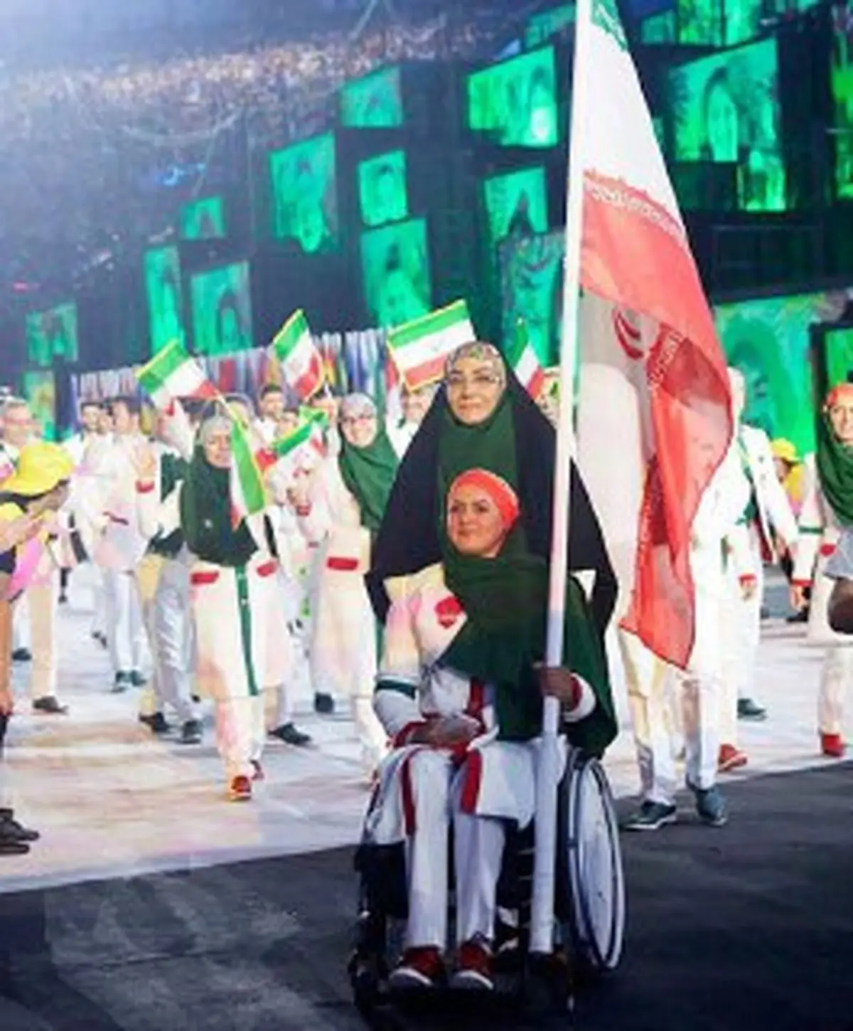 پرچمداری زهرا نعمتی در میان ۵۰ لحظه برتر سال۲۰۱۶