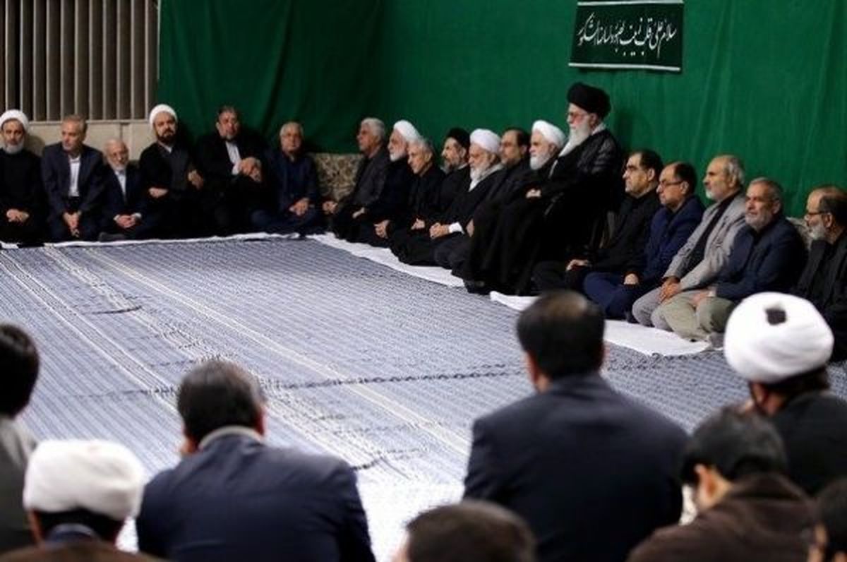 رهبر انقلاب: مسیر طی شده انقلاب، نشانههایی امیدبخشی را نشان میدهد