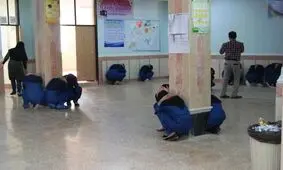 نکات مهم در مواجهه با زلزله/ به سمت راست بروید، رادیو را روشن نگاه دارید