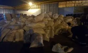 گزارش تصویری از آماده سازی کمک های ستاد اجرایی فرمان امام خمینی(ره)