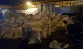 گزارش تصویری از آماده سازی کمک های ستاد اجرایی فرمان امام خمینی(ره)