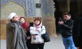 اذان گفتن به زبان چینی توسط یک روحانی +فیلم