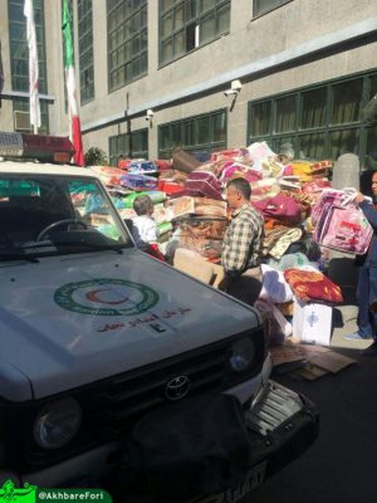 کمکهای مردمی برای زلزلهزدگان کرمانشاه