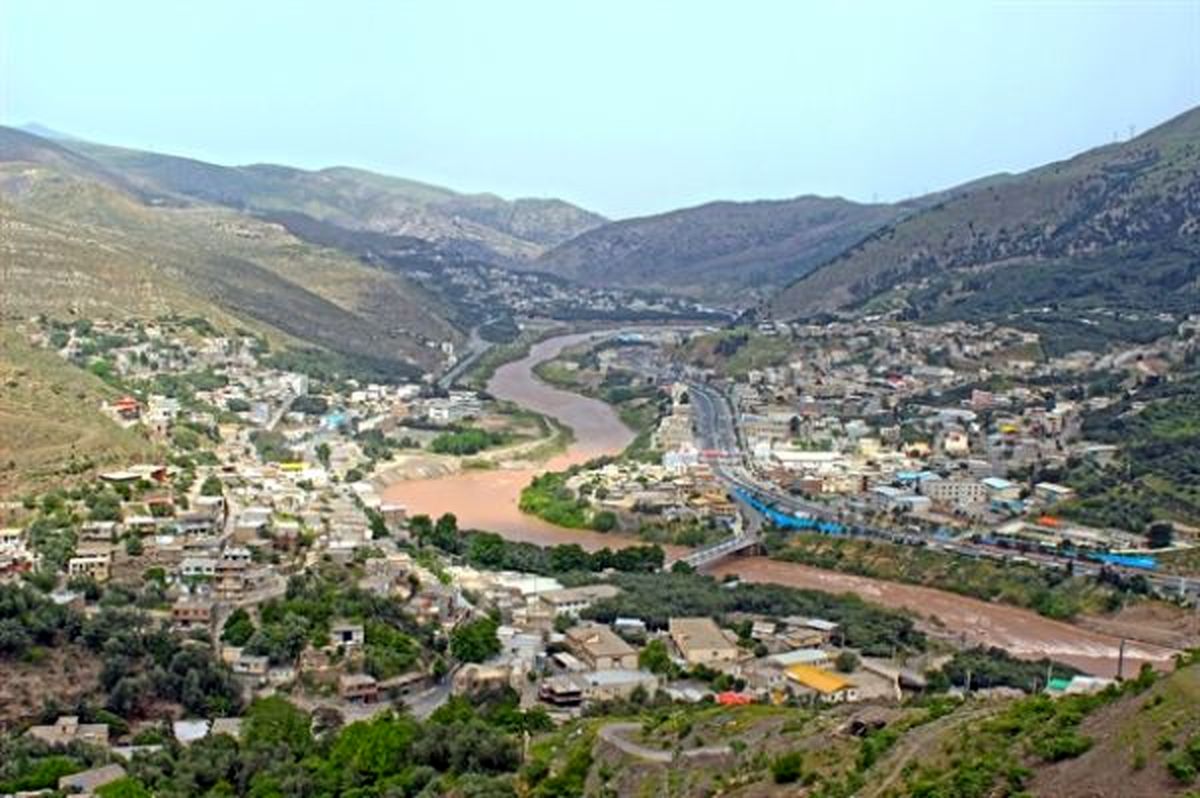بسیجی رودباری "۱۰ تن برنج" به زلزلهزدگان کرمانشاه هدیه کرد
