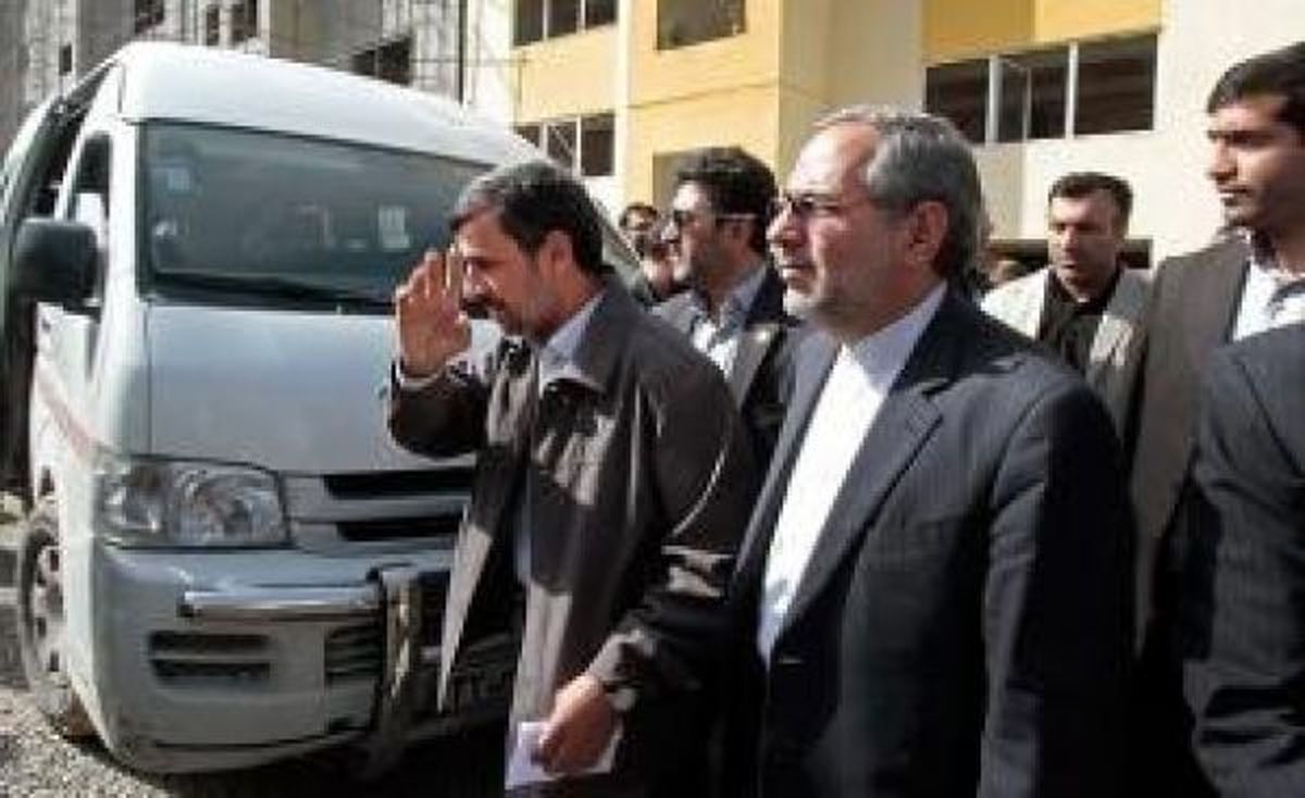احمدی نژاد:اگر یک واحد از مسکن مهر فروریخته باشد خسارت می دهیم