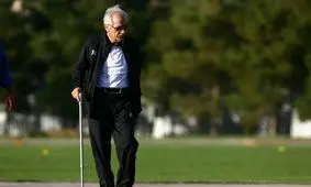 بعد از کفش ناصر حجازی نوبت به عصای منصور پورحیدری رسید