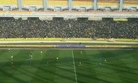 توقف استقلال مقابل سپاهان در روز علنی شدن اختلافات منصوریان و رحمتی