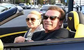 یک هنرپیشه مطرح در 70 سالگی نامزد کرد