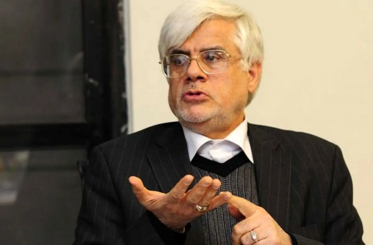 چرا عارف سکوت کرده است؟