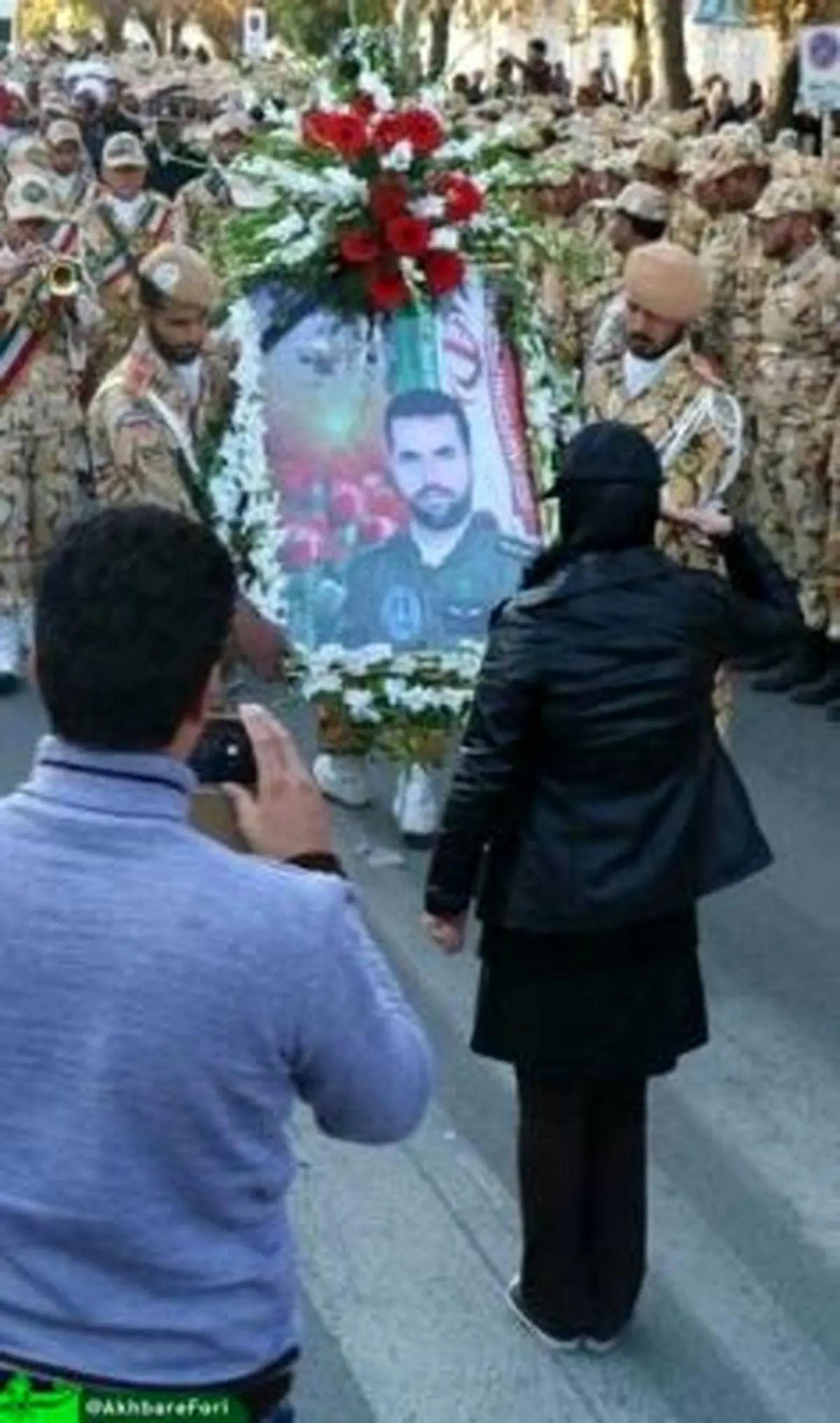 وداع آخر دختر شهید نیرپور با پدر