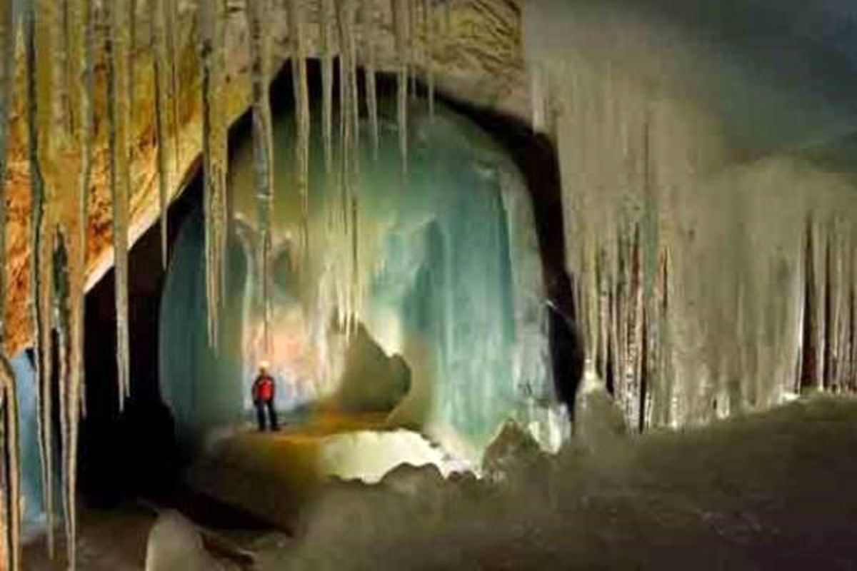 بزرگ‌ترین غار یخی جهان با ۴۲ کیلومتر طول + تصاویر