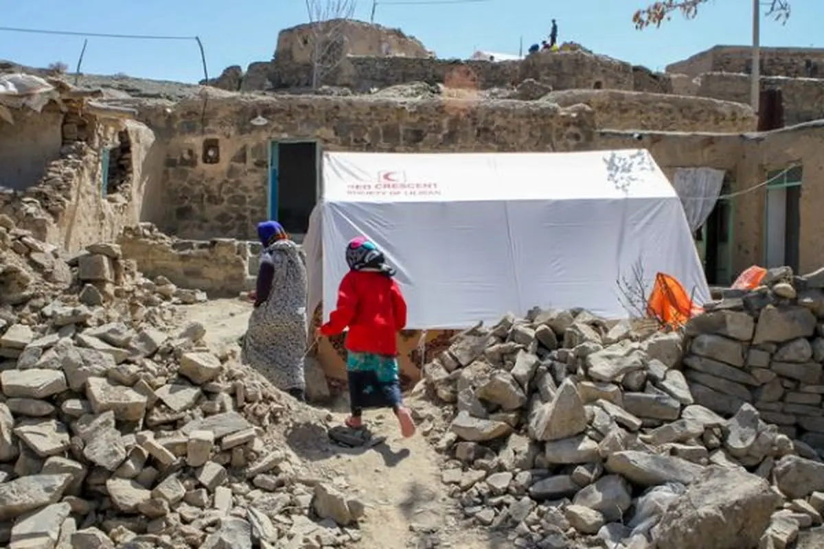 برگزاری تور زلزله‌گردی سرپل‌ذهاب توسط شرکت‌های توریستی! / ماهیگیری از خاک و خون توسط آژانس‌های مسافرتی