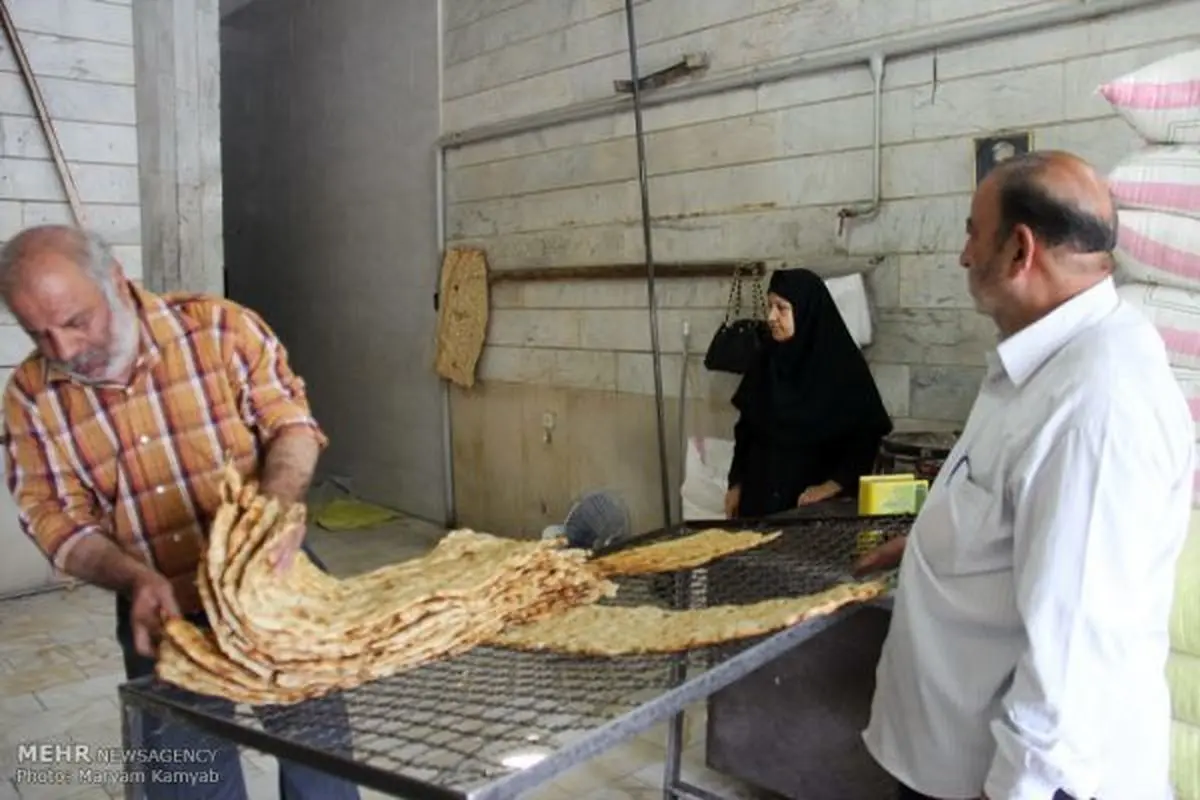 پاسخ مسئولین به پرسش پیرامون گرانی نان/ احمدیه: نان گران می شود!/ جهانگیری: نان گران نمی شود!