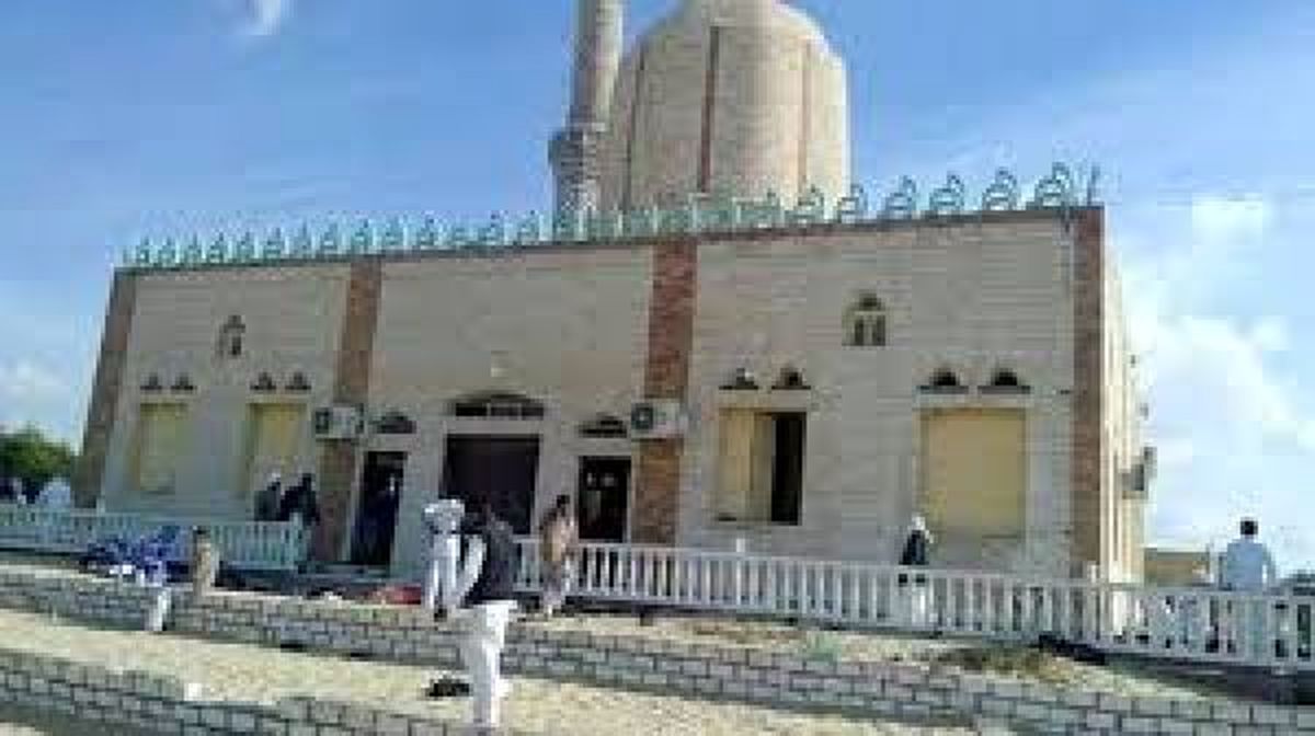 حمله به مسجدی در مصر بیش از ۳۰۰ کشته و زخمی بر جای گذاشت