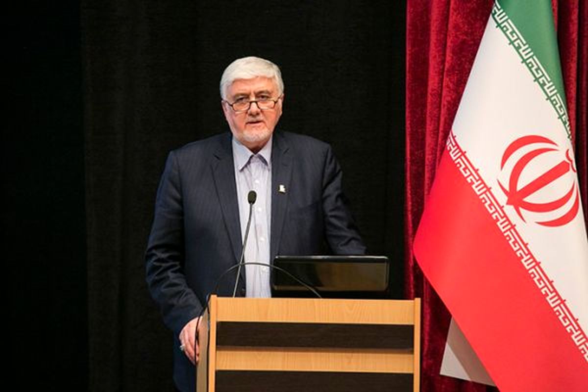 دانشگاه آرمانی باید بتواند کارآفرینان دانشپذیر تربیت کند