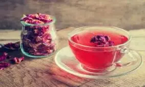با عصاره گل سرخ، آفت دهان را از بین ببرید