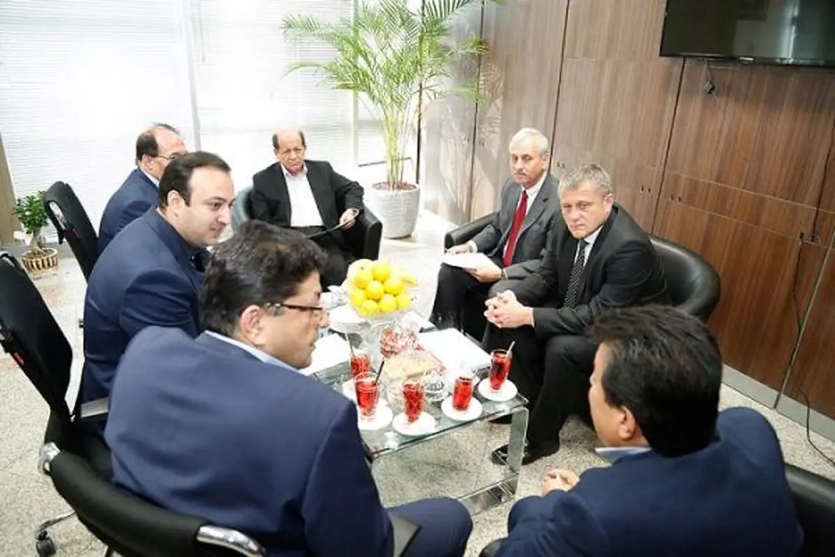 بازدید مدیران ارشد اُبِر بانک اتریش از بانک دی