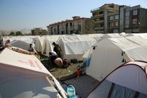 زلزله‌زدگان هنوز در چادر‌ها اسکان دارند/ استقرار ۲۰۰ کانکس در مناطق زلزله زده