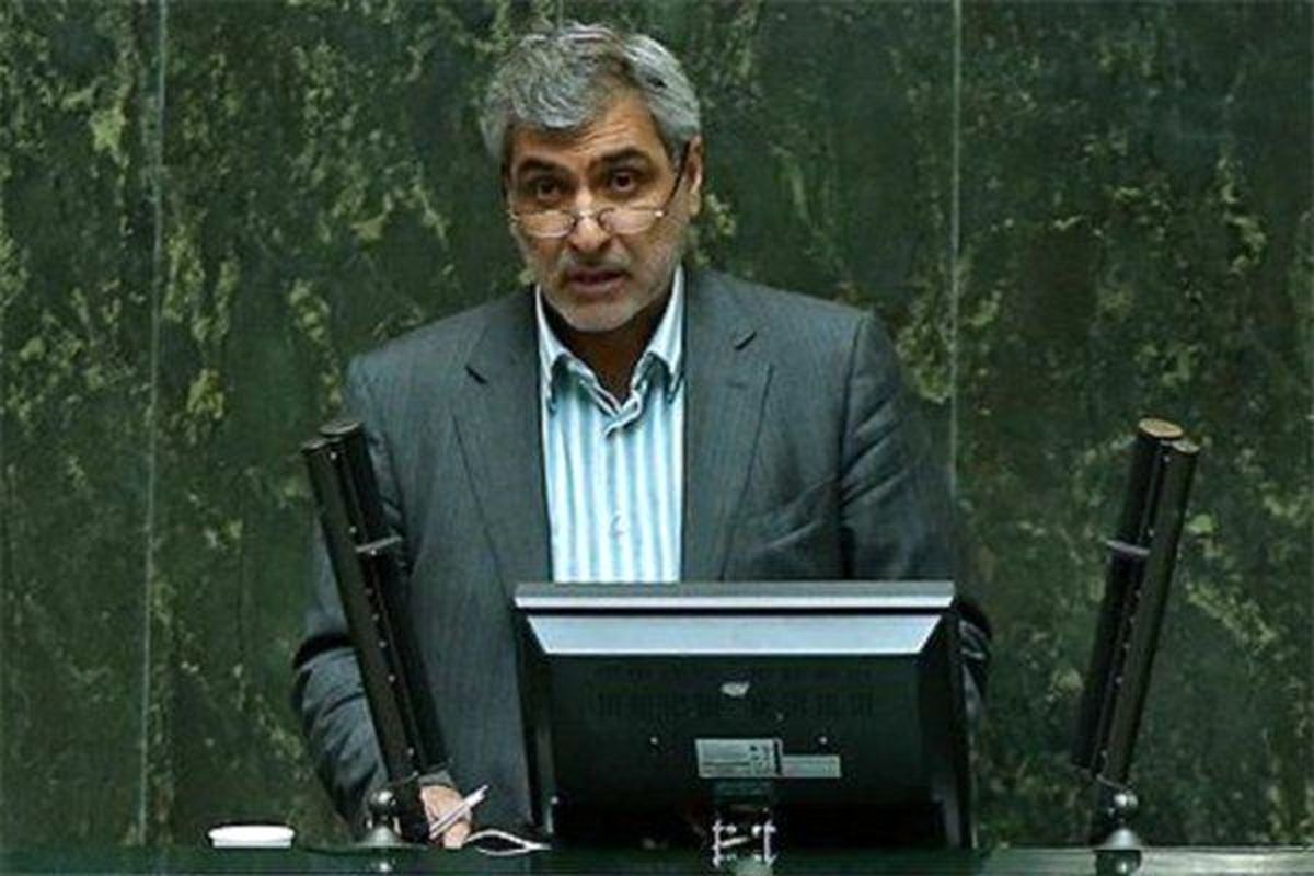 بخش مهمی از نقدینگی کشور به گِل نشسته است
