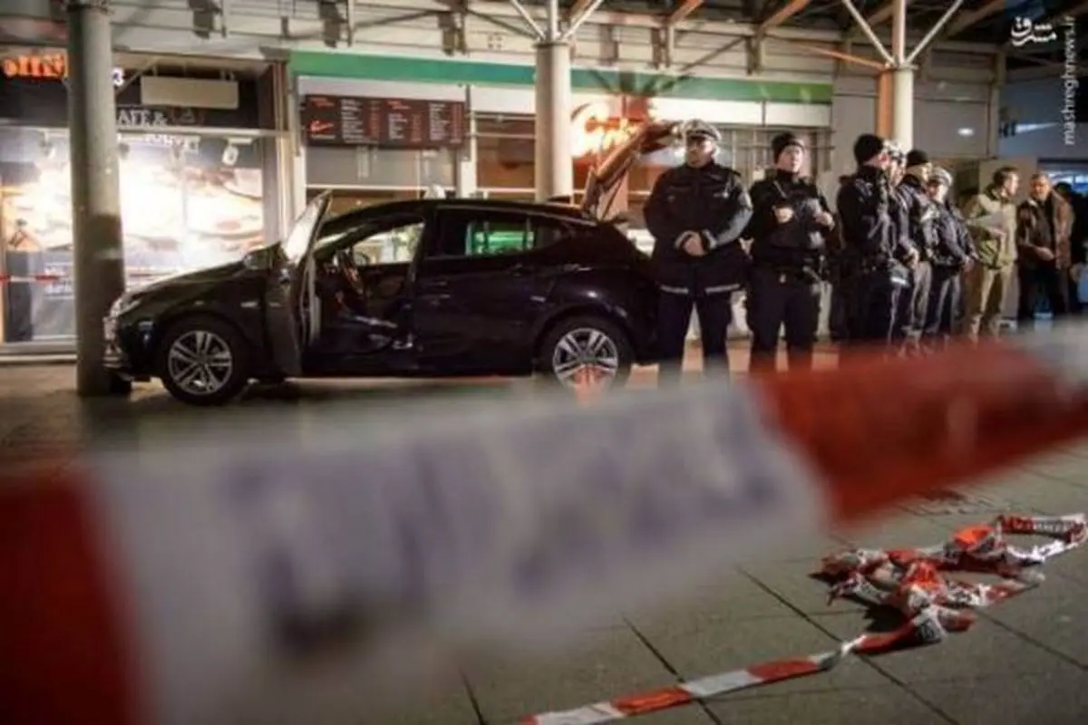 برخورد خودرو به عابران در آلمان 6زخمی به جا گذاشت