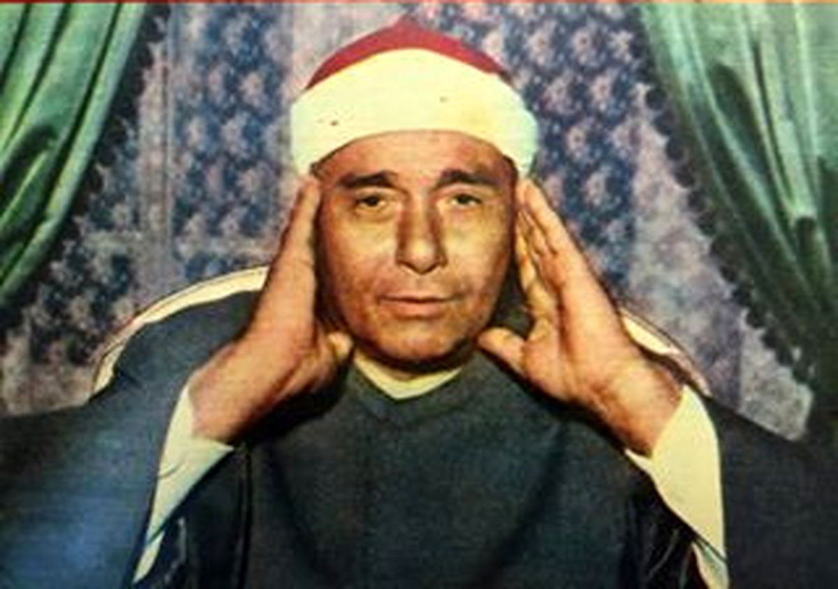 قاری قرآنی که با تلاوت خود صندلیهای خالی سالن را پر کرد!