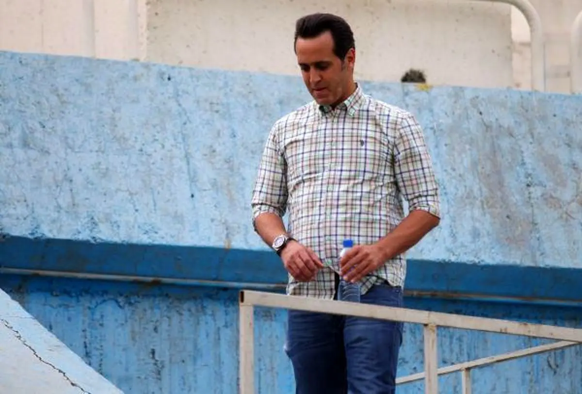 طعنه علی کریمی به صدا و سیما/ حرفایم در شبکه‌هاى اجتماعى می‌زنم که ببیننده میلیونى دارد