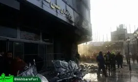 تلاش آتش‌نشانان برای خاموش‌ کردن آتش در هتل سی‌ نور مشهد
