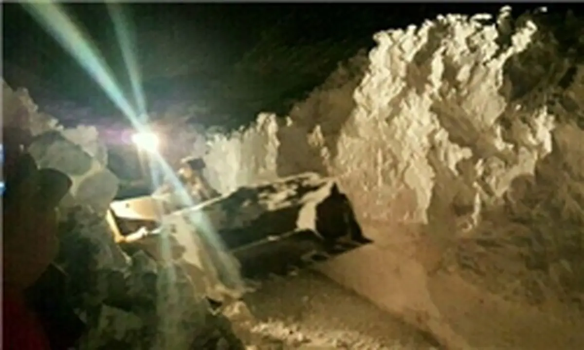 برف سنگین سبب سقوط بهمن یک‌کیلومتری در جاده چالوس شد