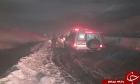 ۲۰ خانواده گرفتار در برف اسکان داده شدند