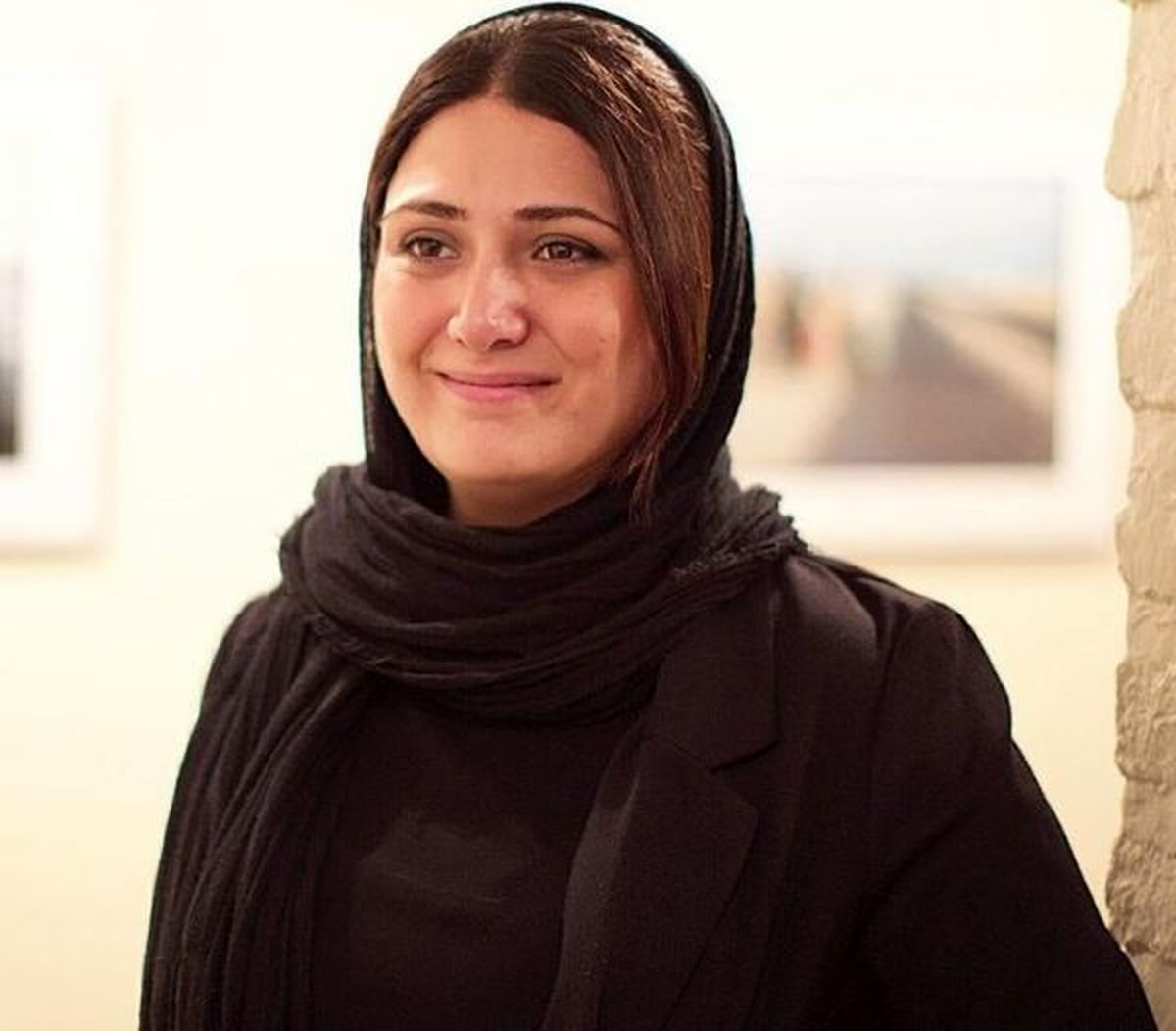 واکنش تند باران کوثری به روسری سرکردن سرمربی کبدی