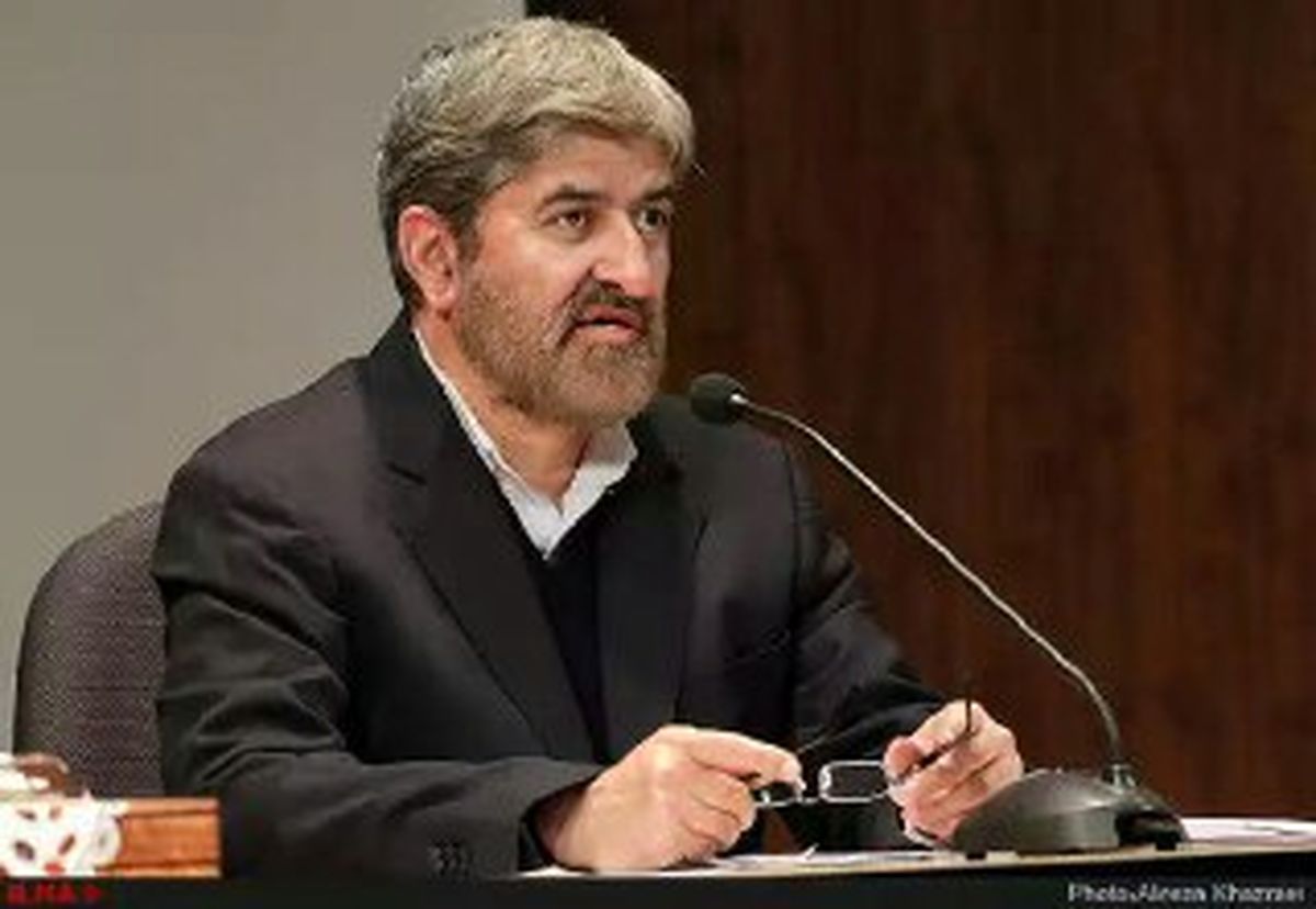 شهید مطهری اصرار داشت روحانیون پست دولتی نگیرند/ اختلافنظر علما درباره دخالت زنان در انتخابات