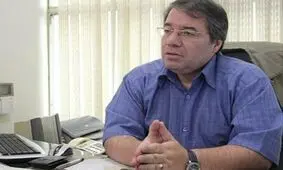 امیر محبیان: روحانی خصلتاً محافظه‌کار است؛ «رادیکال» می‌شود تا از بحران عبور کند