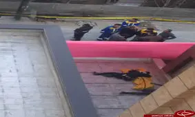 سقوط مشکوک دختر دانشجو پزشکی از پله فرار طبقه هفتم اکباتان تهران/ دوست پسر او در این ساختمان زندگی می کرد