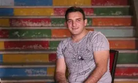 در فینال دو مورد از شوخی‌هایم را بچه 8 ساله برادرم به من یاد داد/شک نکنید قصد و غرض استندآپ‌ها، خنداندن مردم بوده