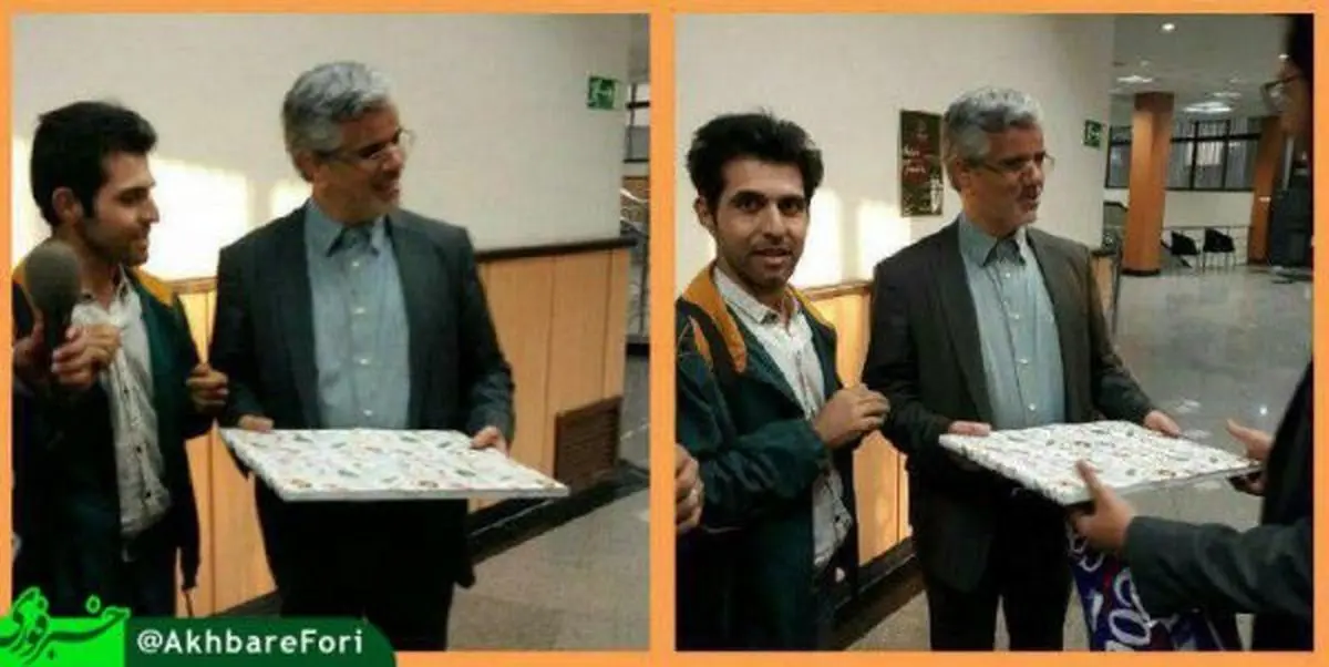 هدیه جالب دانشجویان به محمود صادقی