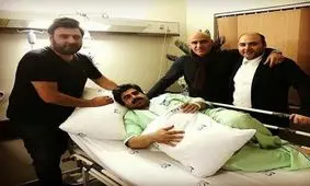 عیادت سرمربی استقلالی از بازیگر سینما+عکس