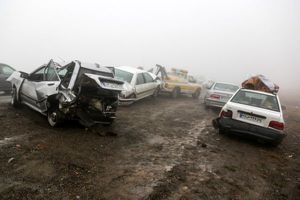 تصادف زنجیره‌ای 56 خودرو در محور قزوین – کرج/ حادثه دیدگان 215 نفر