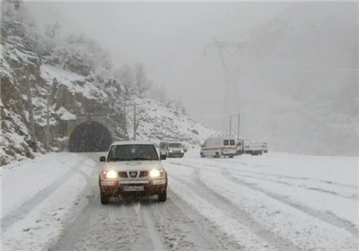 انسداد محور پونل ـ‌خلخال/ بارش برف در محورهای خراسان رضوی و گلستان/ ترافیک نیمه‌سنگین در محورهای شمالی به سمت تهران