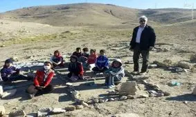 معلم کرمانشاهی از تدریس دست نمی کشد