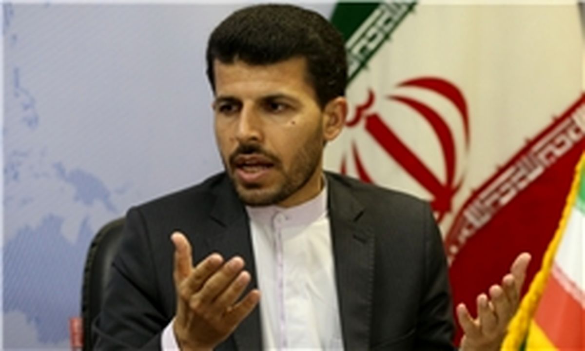 دولت هنوز مشکل ریزگردها را مهار نکرده چرا عنوان میکند خوزستان آب مازاد دارد/با تغییر مدیران ارشد آب را انتقال میدهند