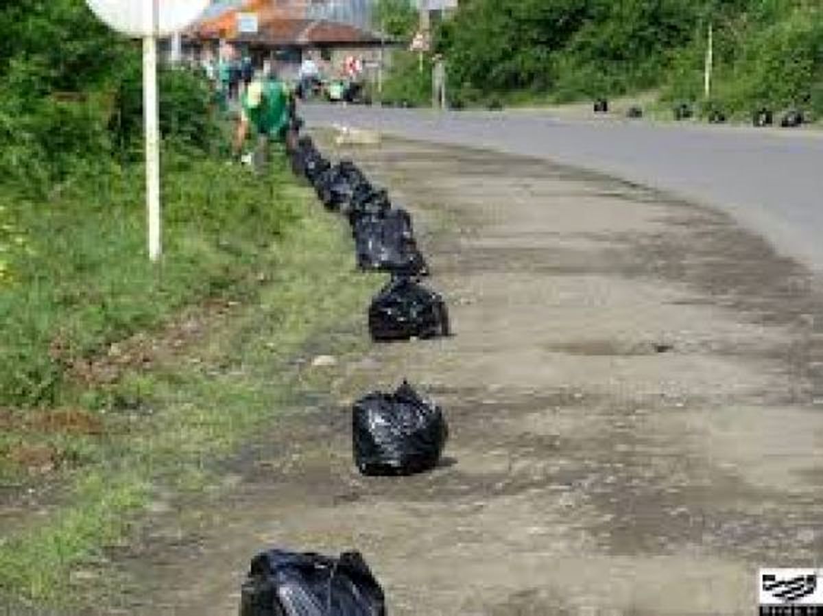 ریخت و پاش زباله در جاده آستانه اشرفیه