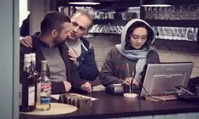 سعید معروف در کنار نیکی کریمی، در مراسم اکران فیلم سینمایی آذر