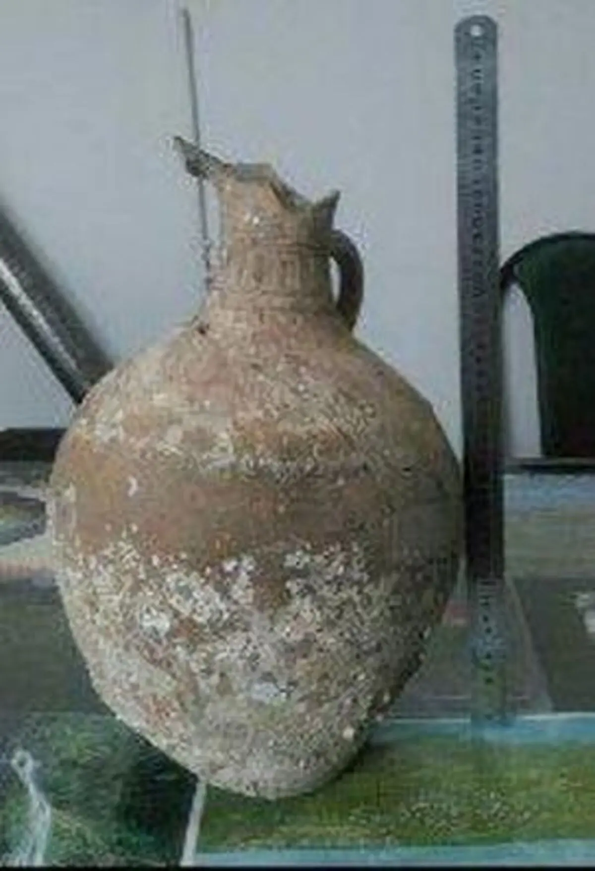 کشف کوزه سفالی توسط صیادان در ساحل تالش