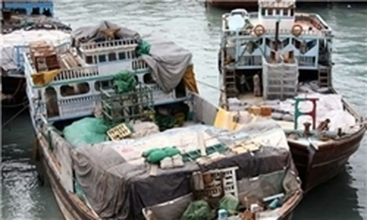 توقیف 3 لنج تجاری و کشف 10 میلیارد ریال کالای قاچاق در سیریک