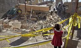 قرارگاه خاتم‌الانبیاء (ص) ۱۹۰۰ کانکس در روستاهای زلزله‌زده نصب کرد