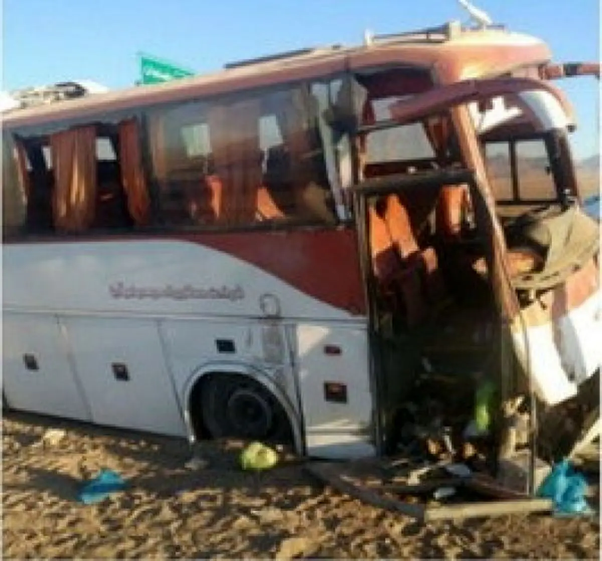 53 مصدوم در برخورد یک دستگاه مینی‌بوس با یک دستگاه اتوبوس